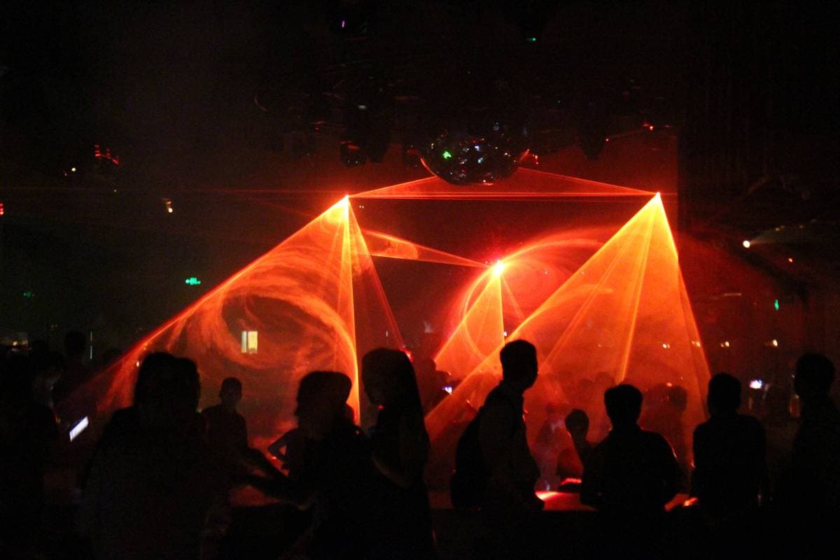 Лазерная установка купить в Туле для дискотек, вечеринок, дома, кафе, клуба